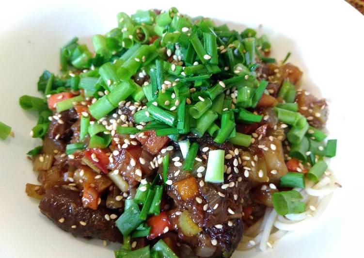 Easiest Way to Prepare Homemade Zhajiang brown rice noodle炸酱米线