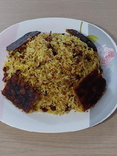 عکسی از دستور آلبالو پلو با چرخ کرده