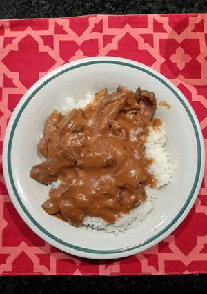 A picture of Beef stroganoff.