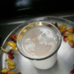A picture of Apple milk shake.
