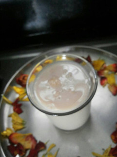 A picture of Apple milk shake.