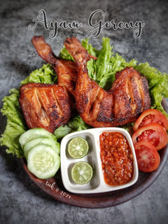 Foto resep Ayam Goreng Ungkep Bumbu Kuning