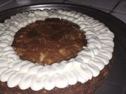 Una foto de sobra de crema chantilly