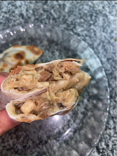 Una foto de Empanadas de champiñones y cebolla caramelizada