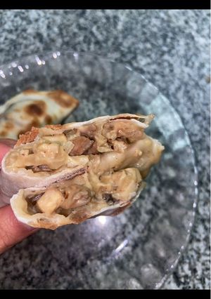Una foto de Empanadas de champiñones y cebolla caramelizada