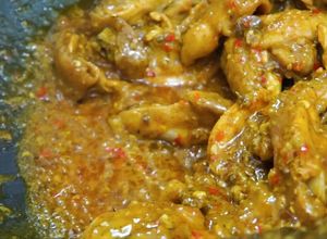 Hình của món Gà xào xả ớt.