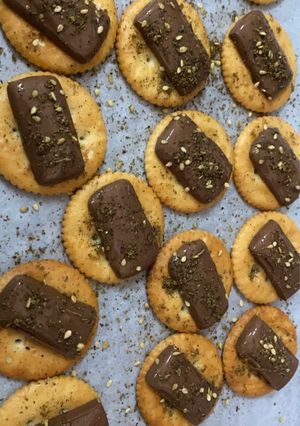 صورة لوصفة بسكوت مملح بالجلكسي والزعتر