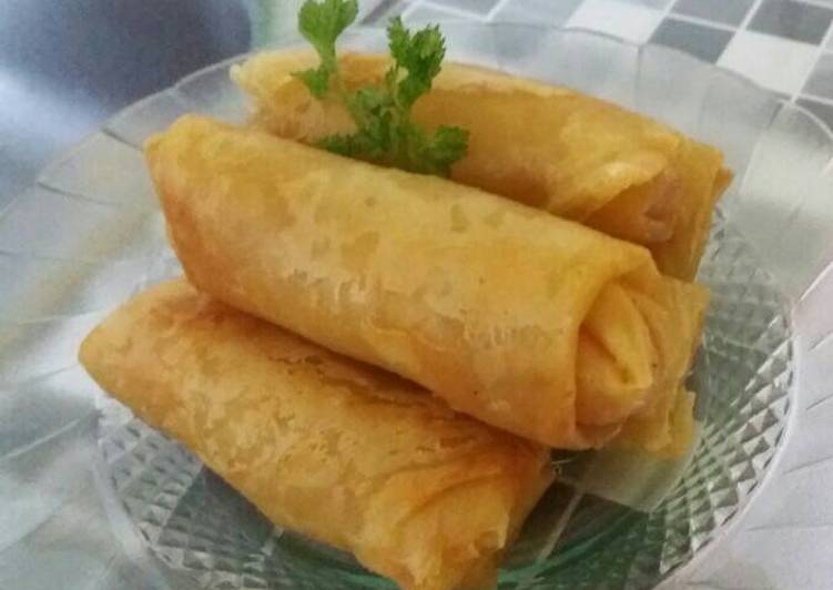 Lumpia krispi isi bihun