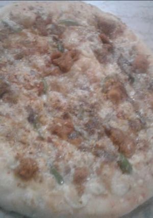 A picture of Naan pizza.