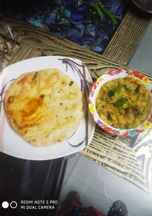 A picture of Chole kulche.