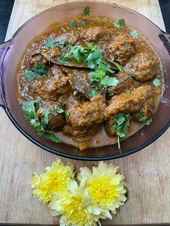 आलू दम (Aloo Dum recipe in Hindi) रेसिपी मुख्य फोटो