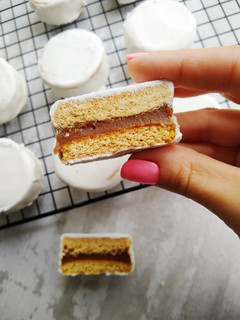 Una foto de Alfajores de dulce de leche