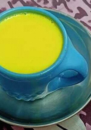 A picture of Turmeric milk for pain relief and weight loss.
