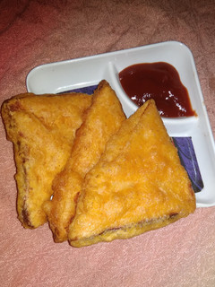 A picture of Bread Pakoda.