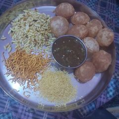 A picture of Panipuri.
