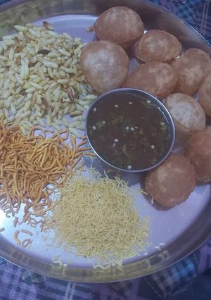 A picture of Panipuri.