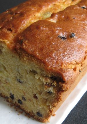 A picture of Orange & Apple Cake.