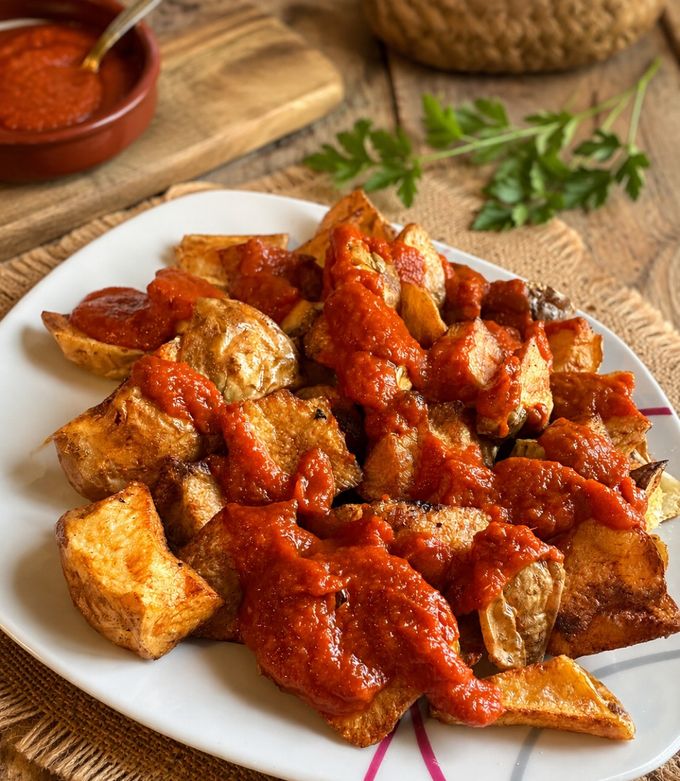 Foto principal de Patatas con Salsa Brava Estilo Jordi Cruz