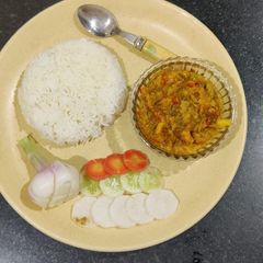 A picture of Masaledaar Green onion with potatoes.