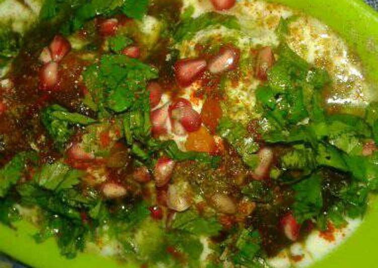 Recipe of Award-winning Bread dry fruits dahi bhalle