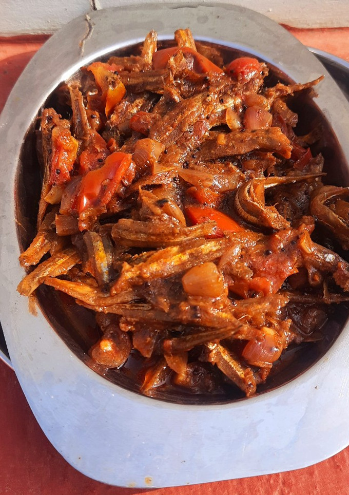 கருவாட்டு தொக்கு(dry fish thokku recipe in tamil) செய்முறை முக்கிய புகைப்படம்