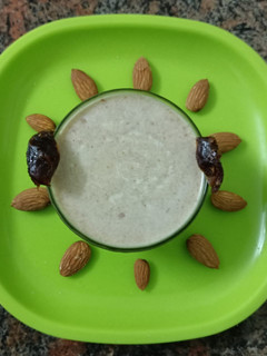 A picture of Dry fruit milk shake.