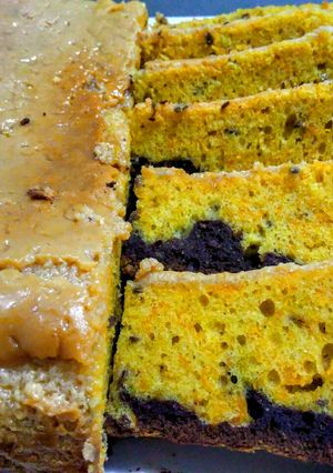 Una foto de PASTEL Veteado🥕de Zanahoria con Cobertura de Leche Condensada🥰