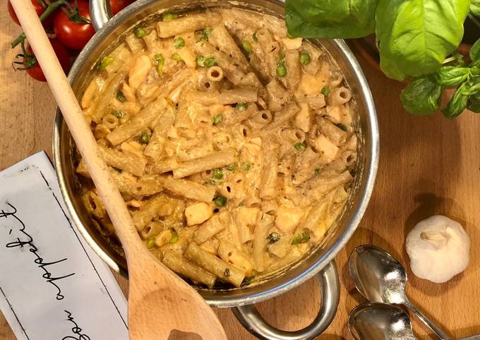 One Pot-Dinkelpasta mit Lachs