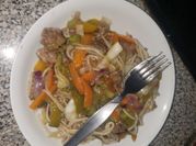 Una foto de filete de res y pasta