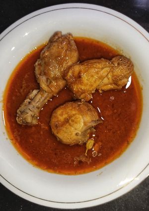 A picture of Chicken Qorma Without Tomatoes.