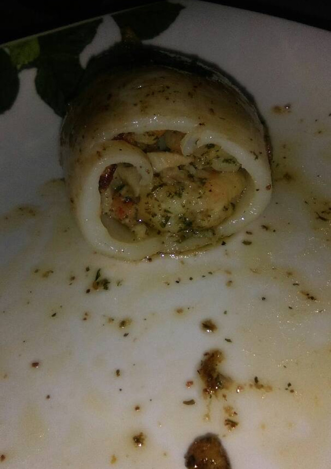 Una foto de Pota rellena de gambas al ajillo