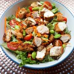 รูปของ Vegetable Salad with Honey Glazed Chicken / Salad Sayur