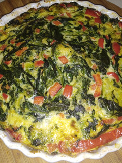 Una foto de Tortilla de espinaca, brócoli y morrón al horno