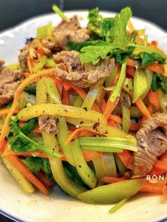 Hình của món Thịt Bò Xào Su Su Cà Rốt.