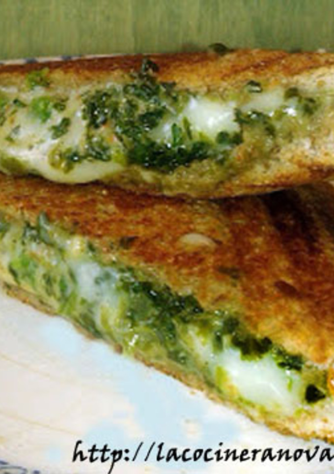 Una foto de Sándwich de queso de Bombay, comida callejera india