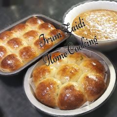 🍞Garlic Dinner Rolls🍞 serve with🍲Hot & Sour Soup🍲 A picture of 🍞Garlic Dinner Rolls🍞 serve with🍲Hot & Sour Soup🍲.