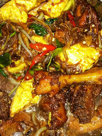 Bagaimana Menyiapkan Ayam kecap pedas manis gurih Ekonomis