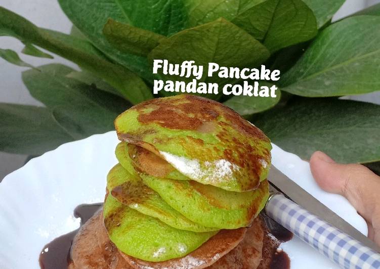 Langkah Mudah untuk Membuat Fluffy pancake pandan coklat, Bisa Manjain Lidah