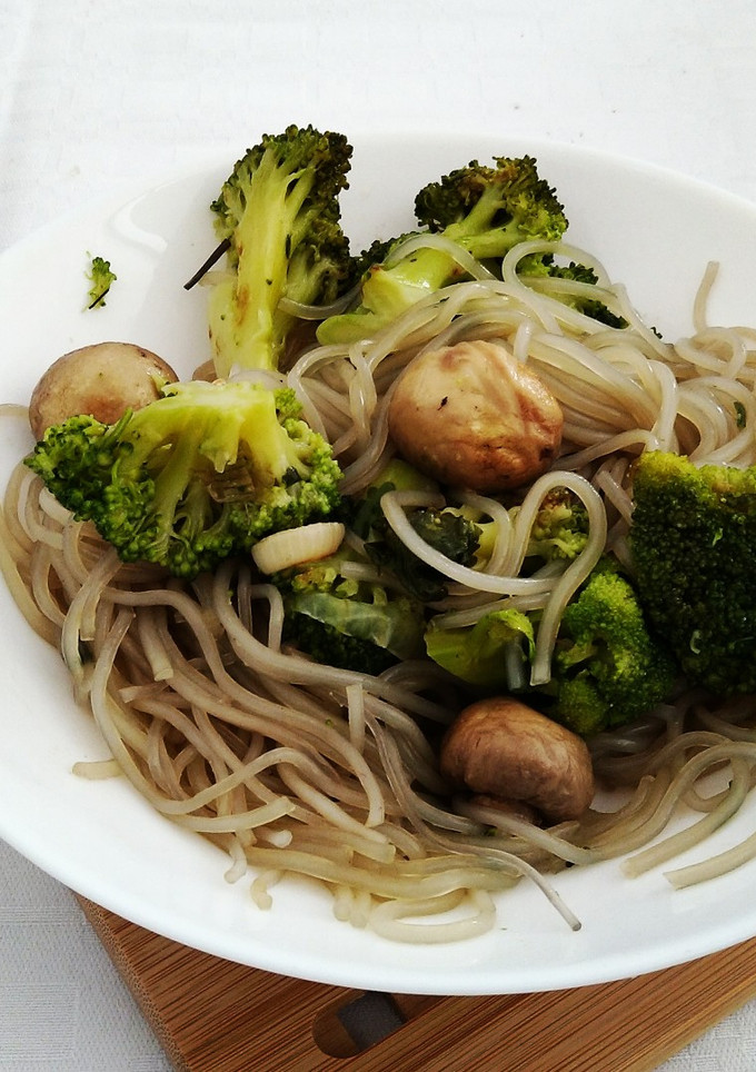 Una foto de Vegan noodle