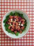 Insalata spinaci freschi e pompelmo rosa