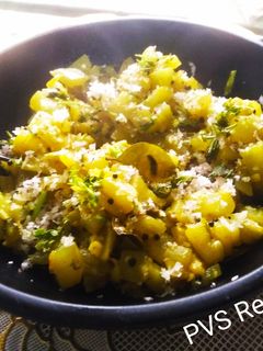 दुधीची भाजी...श्रावण स्पेशल (dudhichi bhaji recipe in marathi) रेसिपी चे मुख्य फोटो 
