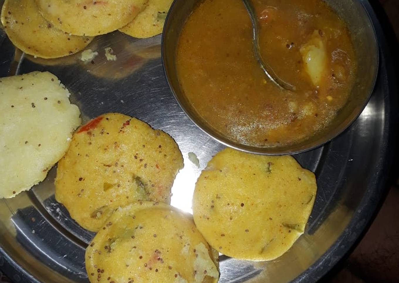 Idli sambhar