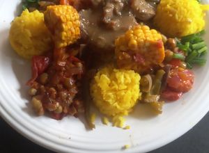 Una foto de Estofado de Cerdo con Arroz Amarillo y Sofrito a mi manera