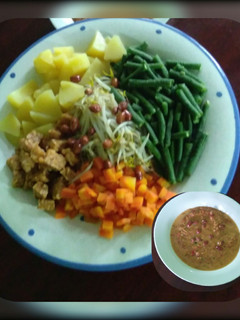 Foto resep Antara pecel dan gado-gado 🙃