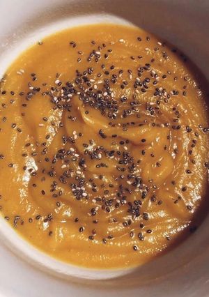 Una foto de Sopa crema de boniatos, papa y zanahoria
