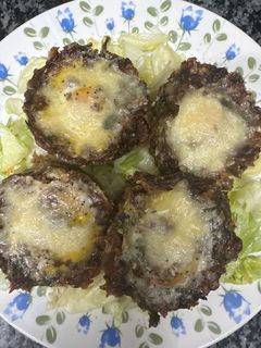 Una foto de 568. Nidos de patata y verdura con huevos de codorniz (entrante)