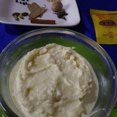 A picture of Ayurvedic Srikhand.