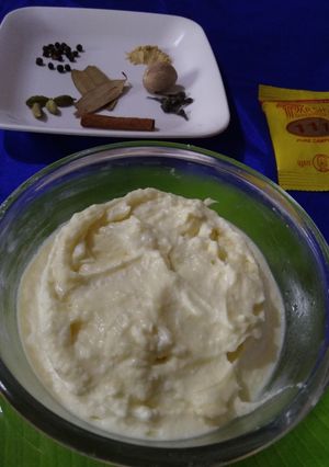 A picture of Ayurvedic Srikhand.