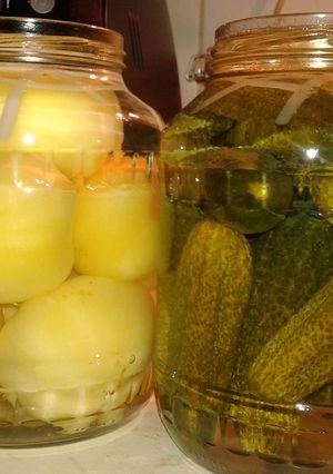 Savanyú paprika, uborka hidegen eltéve recept fotója