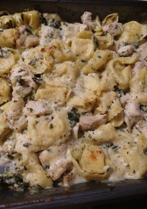 A picture of Chicken Tortellini Bake.